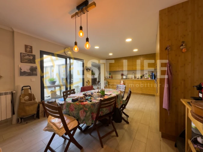 Moradia T4 para Venda em Silveira Foto 9