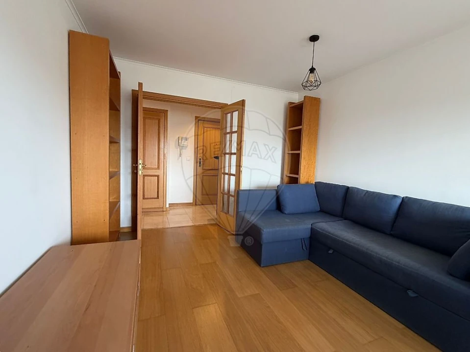 Apartamento T1 para Arrendamento em Lumiar Foto 13