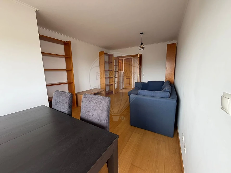 Apartamento T1 para Arrendamento em Lumiar Foto 12