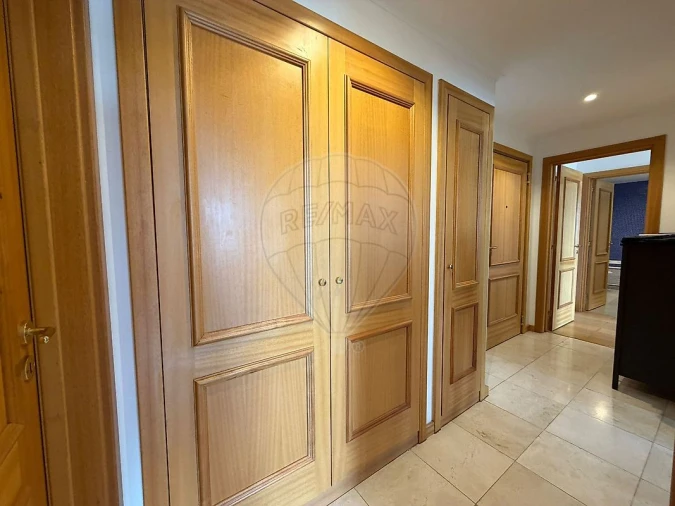 Apartamento T1 para Arrendamento em Lumiar Foto 17