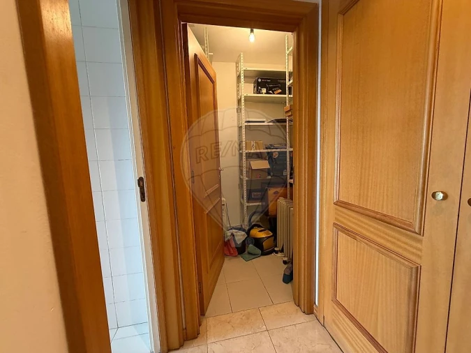 Apartamento T1 para Arrendamento em Lumiar Foto 9