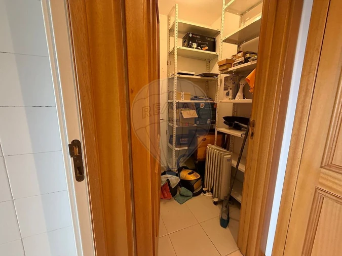 Apartamento T1 para Arrendamento em Lumiar Foto 7