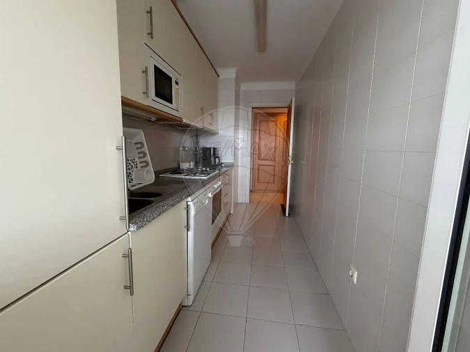 Apartamento T1 para Arrendamento em Lumiar Foto 2