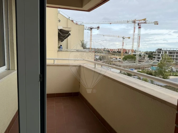 Apartamento T1 para Arrendamento em Lumiar Foto 24