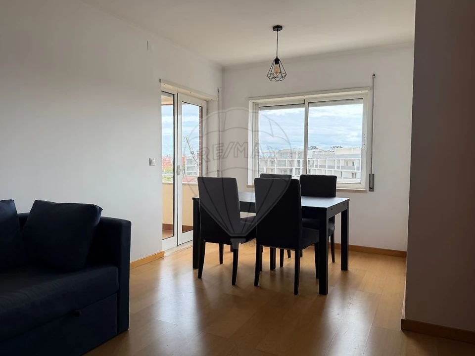 Apartamento T1 para Arrendamento em Lumiar Foto 14