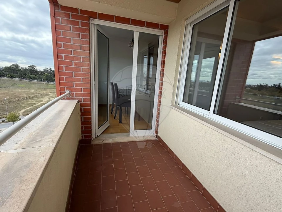 Apartamento T1 para Arrendamento em Lumiar Foto 10