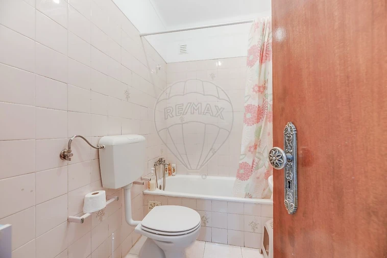 Apartamento T1 para Venda em Baixa da Banheira e Vale da Amoreira Foto 3