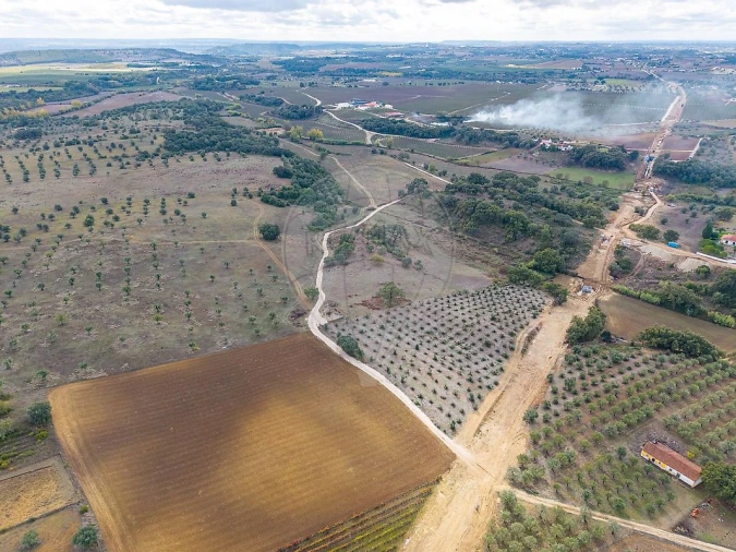 Moradia T2 para Venda em Casével e Vaqueiros