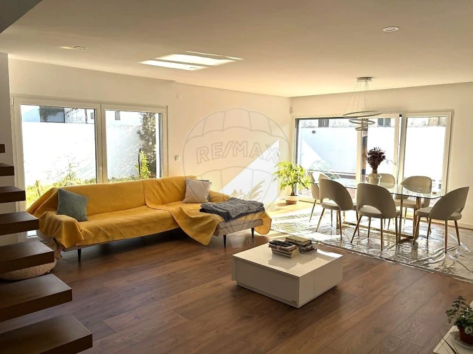 Moradia T4 para Venda em Palmela Foto 6