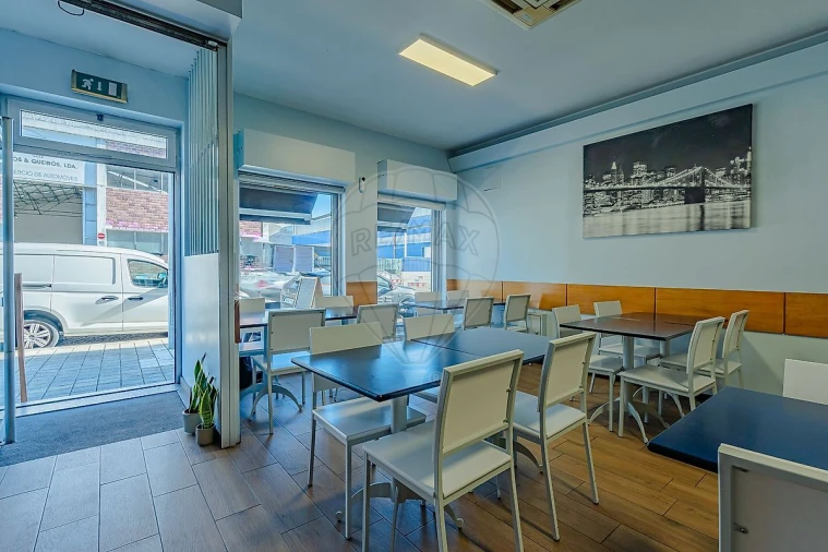 Negócio para Venda em Ramalde Foto 3