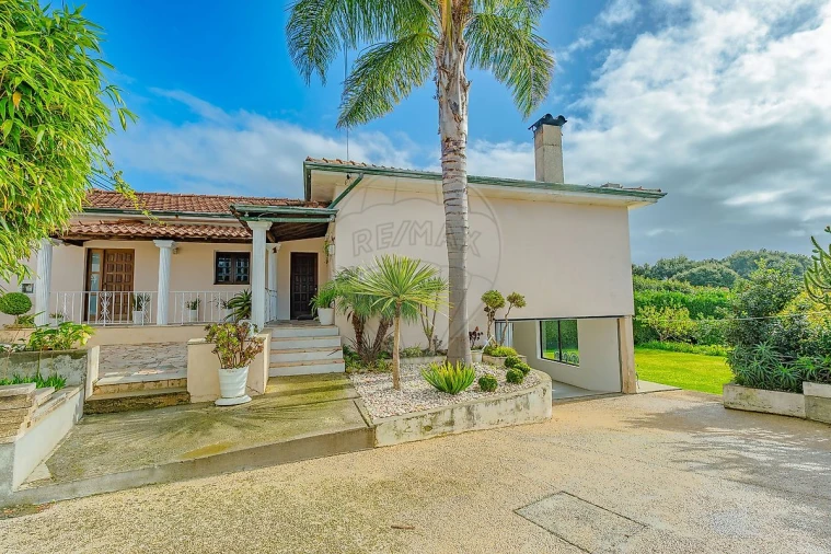 Moradia T4 para Venda em Sandim, Olival, Lever e Crestuma Foto 1