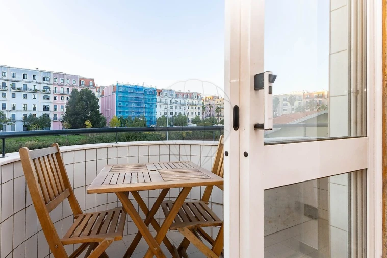 Apartamento T2 para Arrendamento em Vilar de Andorinho Foto 13