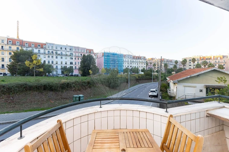 Apartamento T2 para Arrendamento em Vilar de Andorinho Foto 14