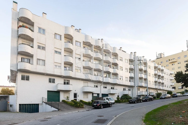 Apartamento T2 para Arrendamento em Vilar de Andorinho Foto 3