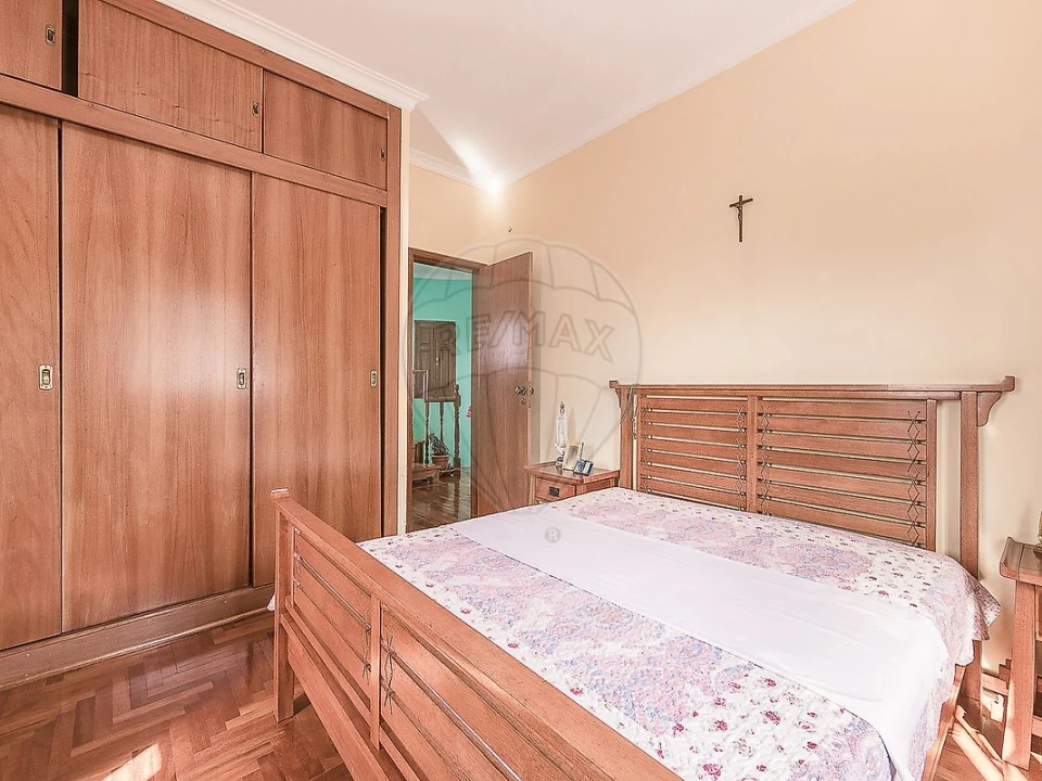 Moradia T3 para Venda em Carvoeira Foto 11