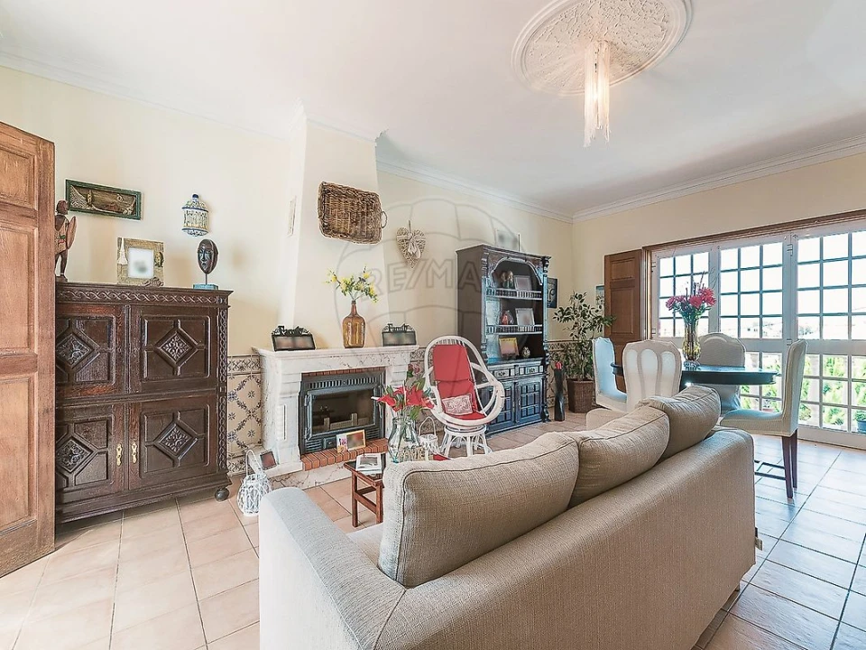 Moradia T3 para Venda em Carvoeira Foto 3