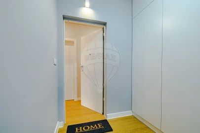 Apartamento T3 para Venda em Carcavelos e Parede