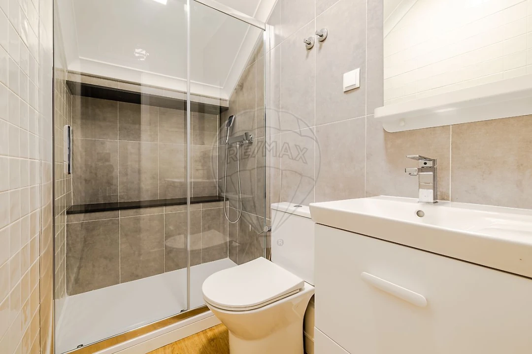 Apartamento T3 para Venda em Carcavelos e Parede Foto 2
