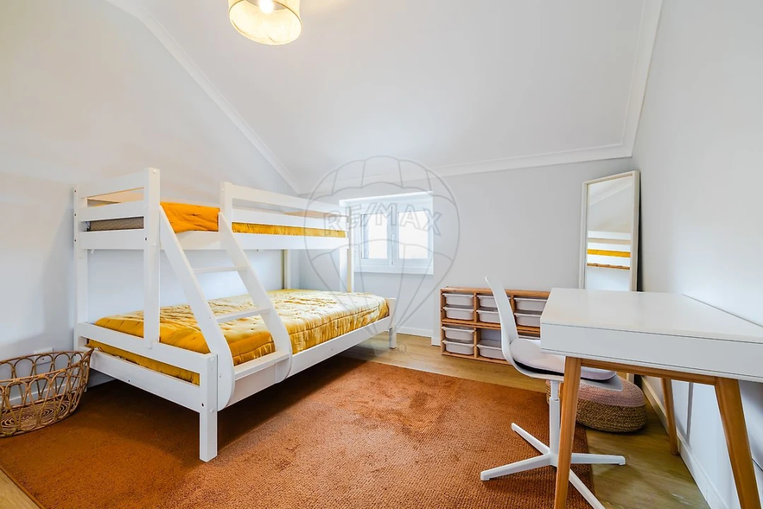 Apartamento T3 para Venda em Carcavelos e Parede Foto 13