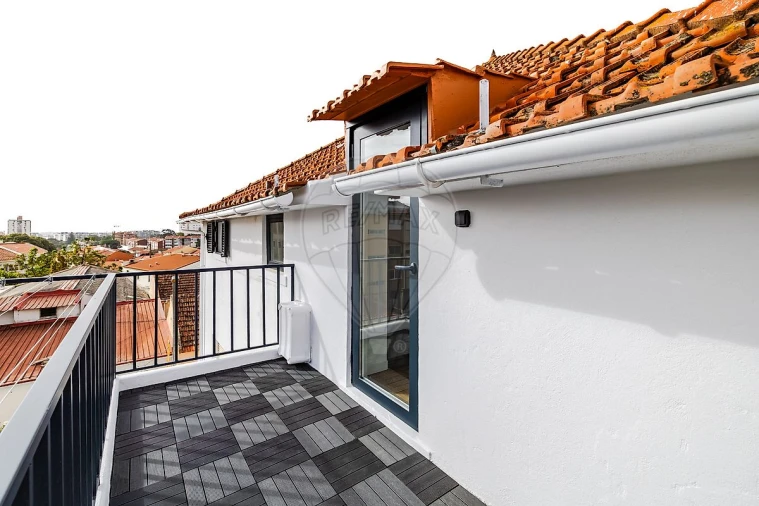 Apartamento T3 para Venda em Carcavelos e Parede Foto 37