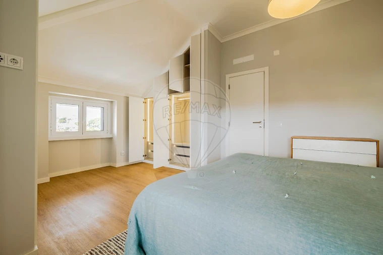 Apartamento T3 para Venda em Carcavelos e Parede Foto 12