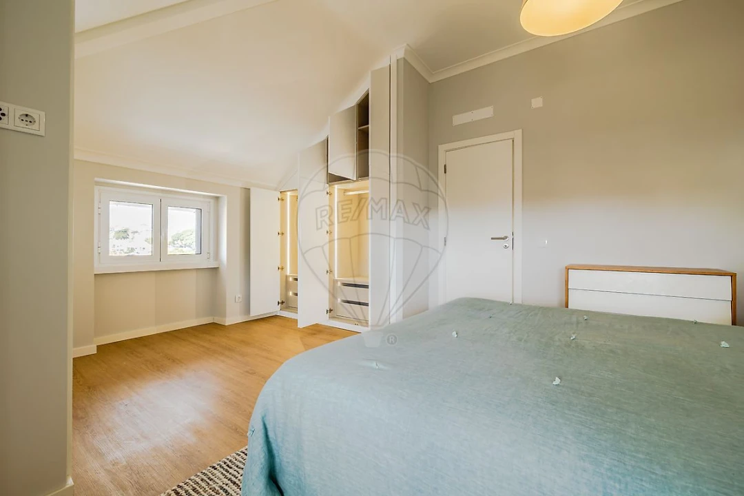Apartamento T3 para Venda em Carcavelos e Parede Foto 12