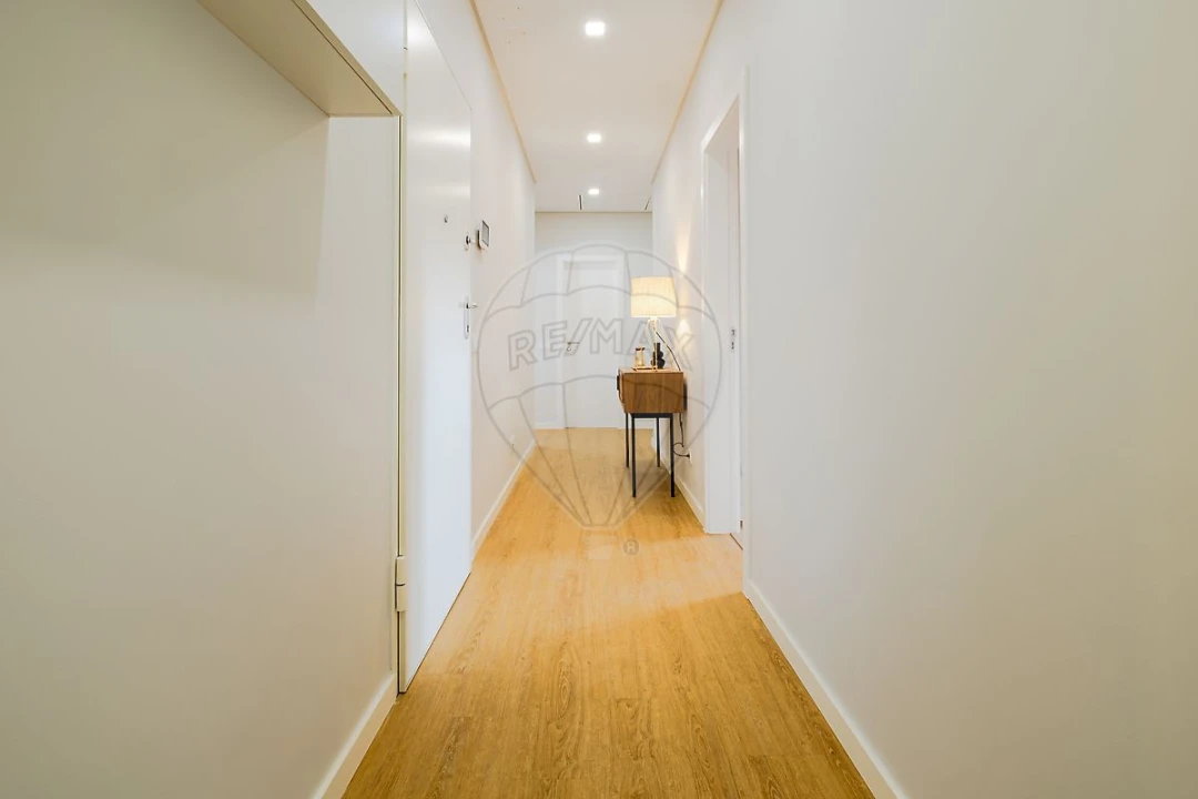 Apartamento T3 para Venda em Carcavelos e Parede Foto 19