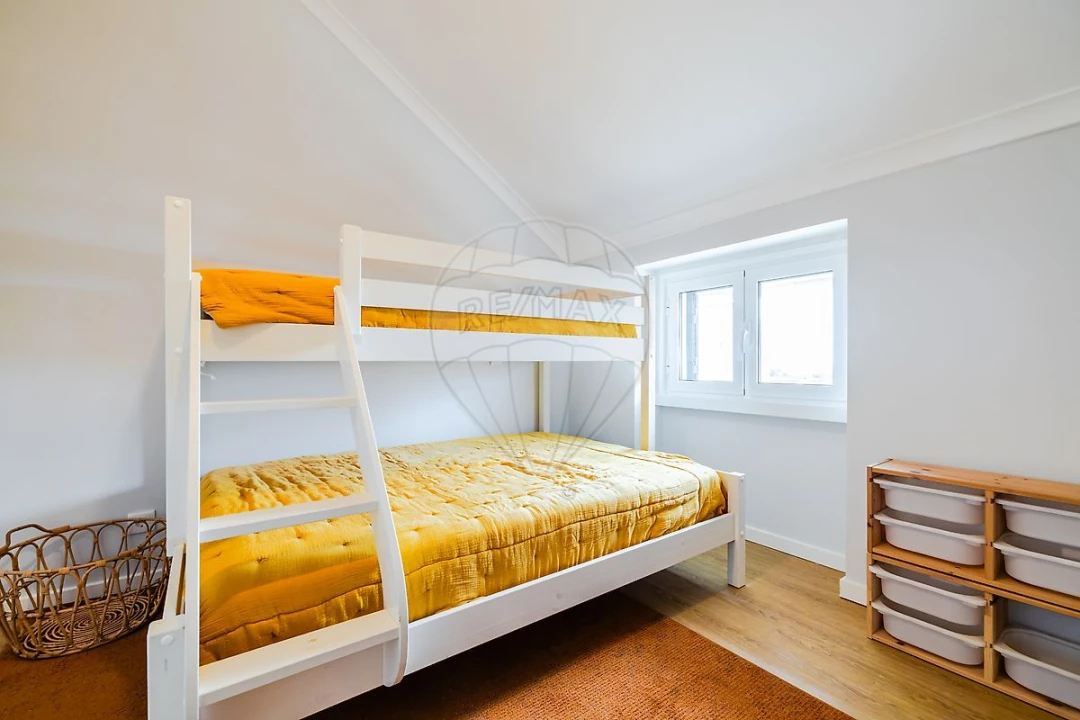 Apartamento T3 para Venda em Carcavelos e Parede Foto 35