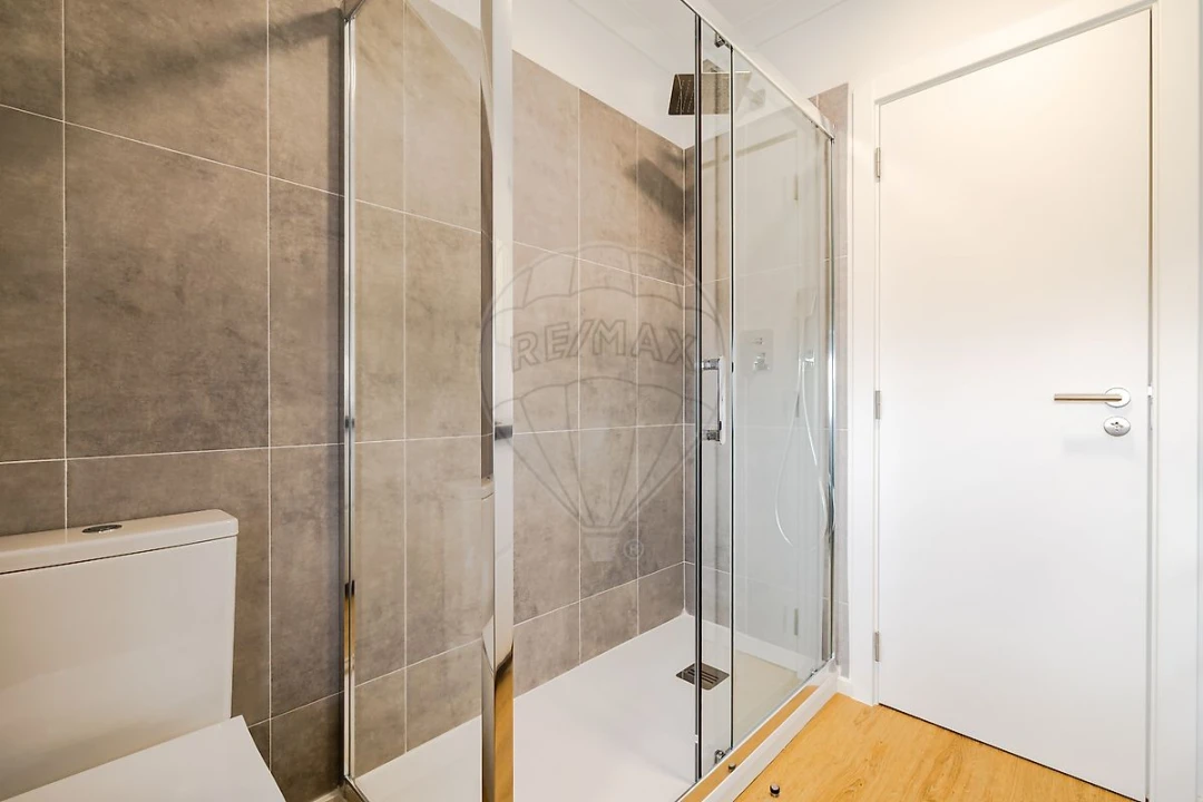 Apartamento T3 para Venda em Carcavelos e Parede Foto 26