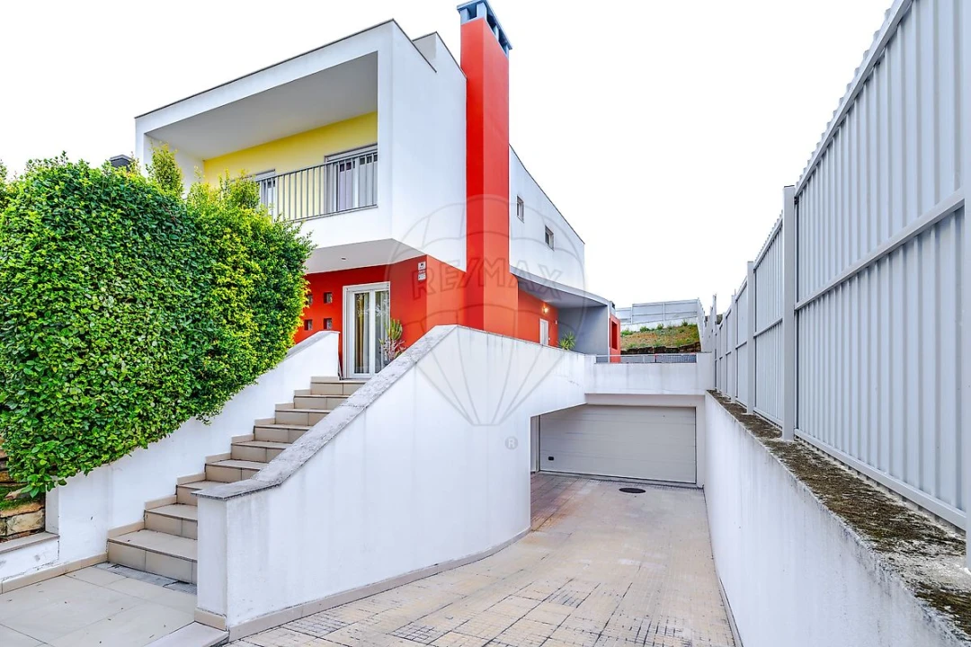 Moradia T4 para Venda em Vila Franca de Xira Foto 1