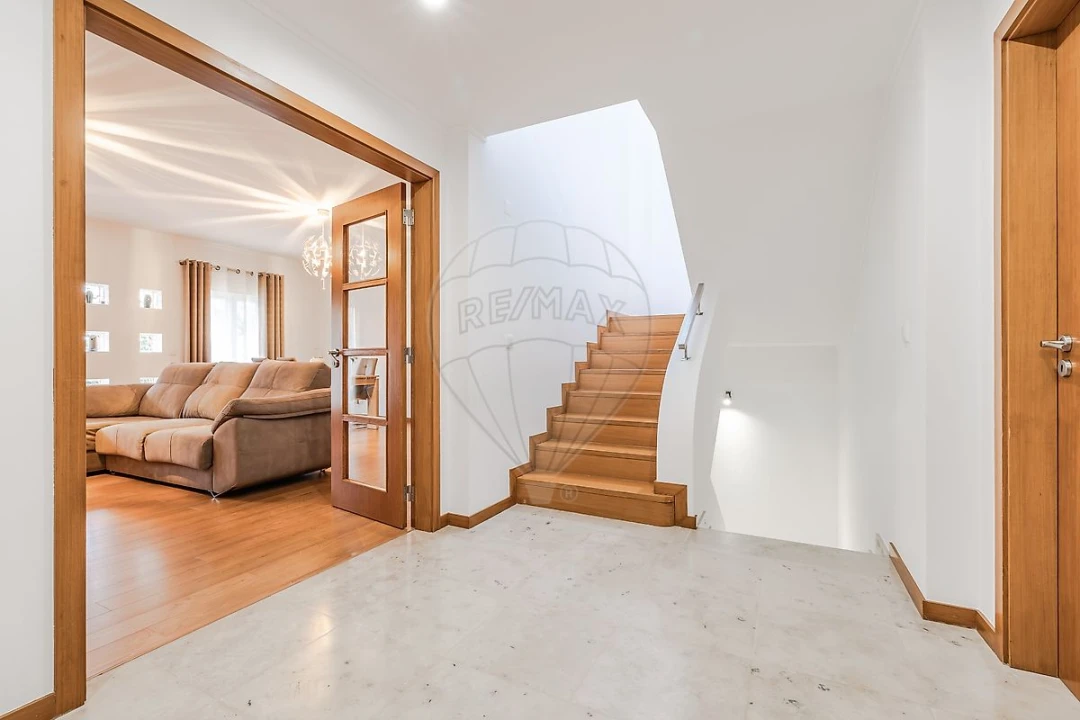 Moradia T4 para Venda em Vila Franca de Xira Foto 4