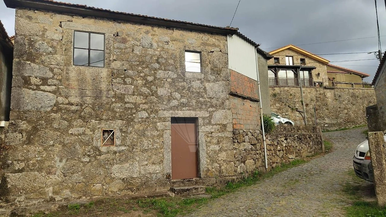 Moradia T4 para Venda em Macieira de Cambra Foto 2