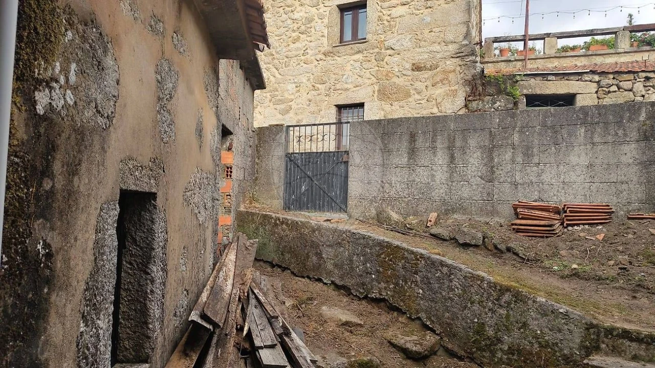 Moradia T4 para Venda em Macieira de Cambra Foto 14