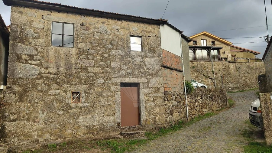 Moradia T4 para Venda em Macieira de Cambra Foto 2