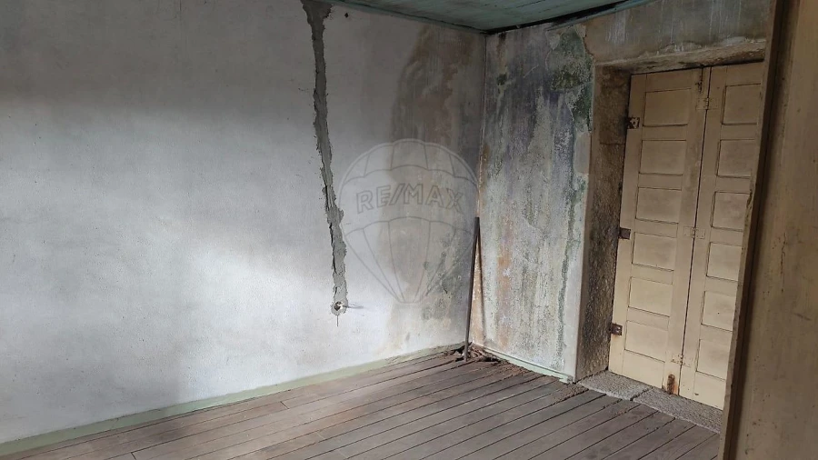 Moradia T4 para Venda em Macieira de Cambra Foto 9