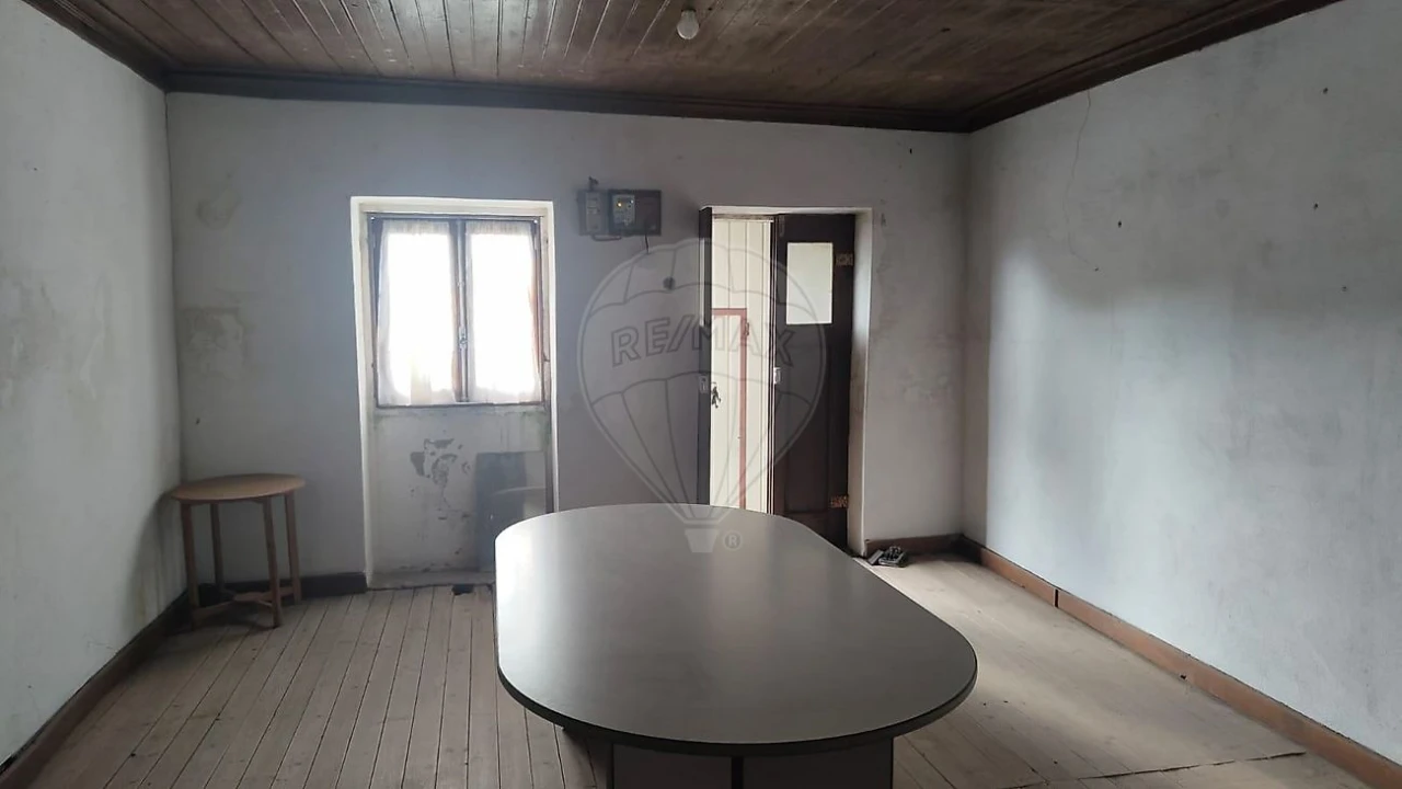 Moradia T4 para Venda em Macieira de Cambra Foto 4