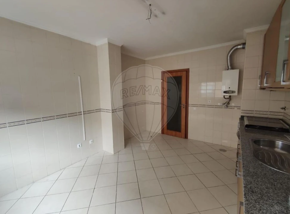 Apartamento T3 para Venda em O. Azeméis, Riba-Ul, Ul, Macinhata Seixa, Madail Foto 12