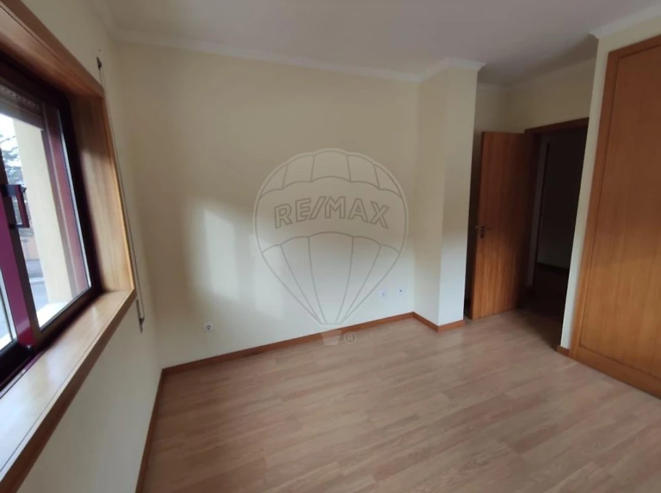 Apartamento T3 para Venda em O. Azeméis, Riba-Ul, Ul, Macinhata Seixa, Madail Foto 17