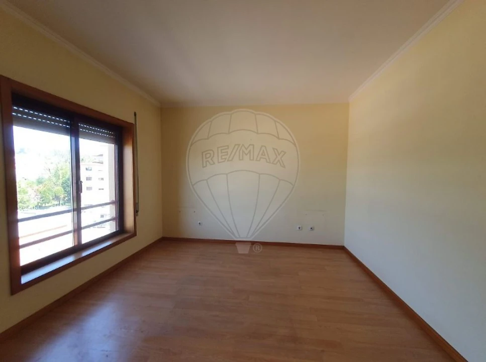 Apartamento T3 para Venda em O. Azeméis, Riba-Ul, Ul, Macinhata Seixa, Madail Foto 7