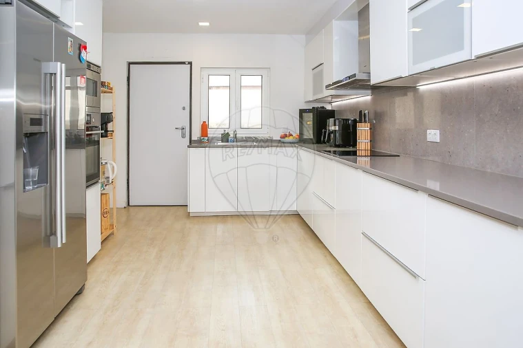 Moradia T3 para Venda em Carregado e Cadafais Foto 4