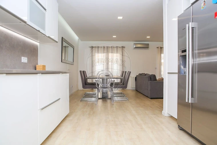 Moradia T3 para Venda em Carregado e Cadafais Foto 7