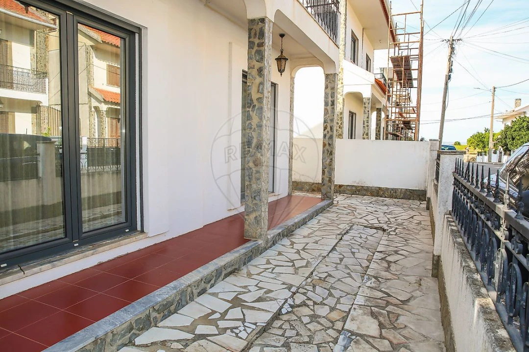 Moradia T3 para Venda em Carregado e Cadafais Foto 46