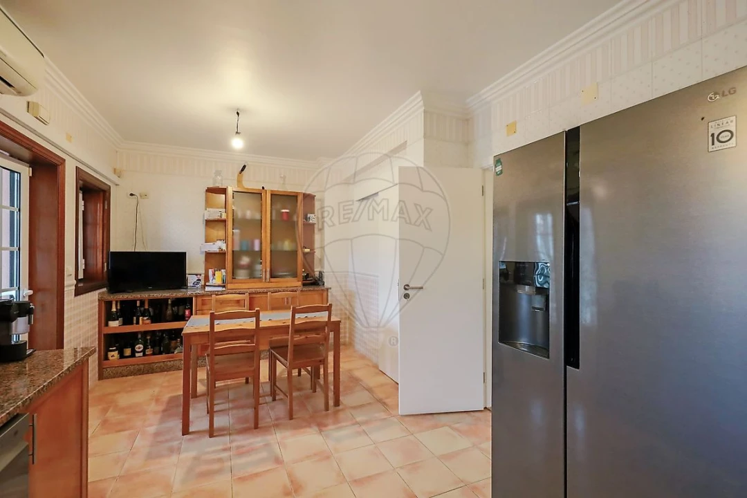 Moradia T4 para Venda em Alenquer (Santo Estêvão e Triana) Foto 12