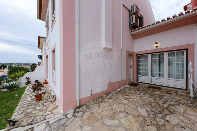 Moradia T4 para Venda em Alenquer (Santo Estêvão e Triana) Foto 32