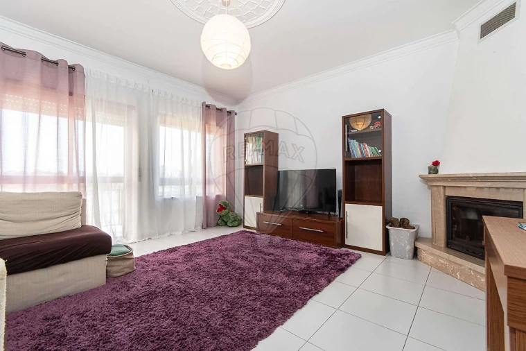 Apartamento T2 para Venda em Carregado e Cadafais Foto 3