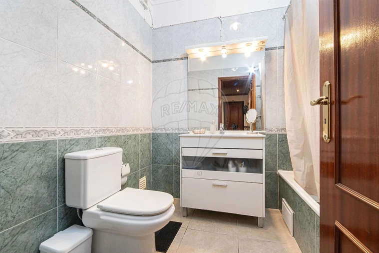 Apartamento T2 para Venda em Carregado e Cadafais Foto 13