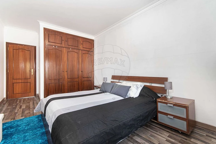 Apartamento T2 para Venda em Carregado e Cadafais Foto 12