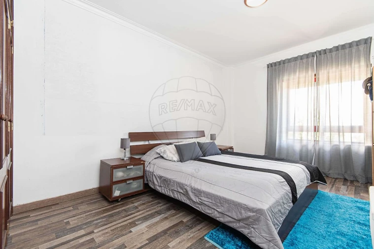 Apartamento T2 para Venda em Carregado e Cadafais Foto 11