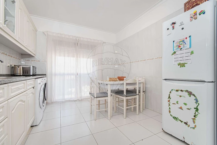 Apartamento T2 para Venda em Carregado e Cadafais Foto 7