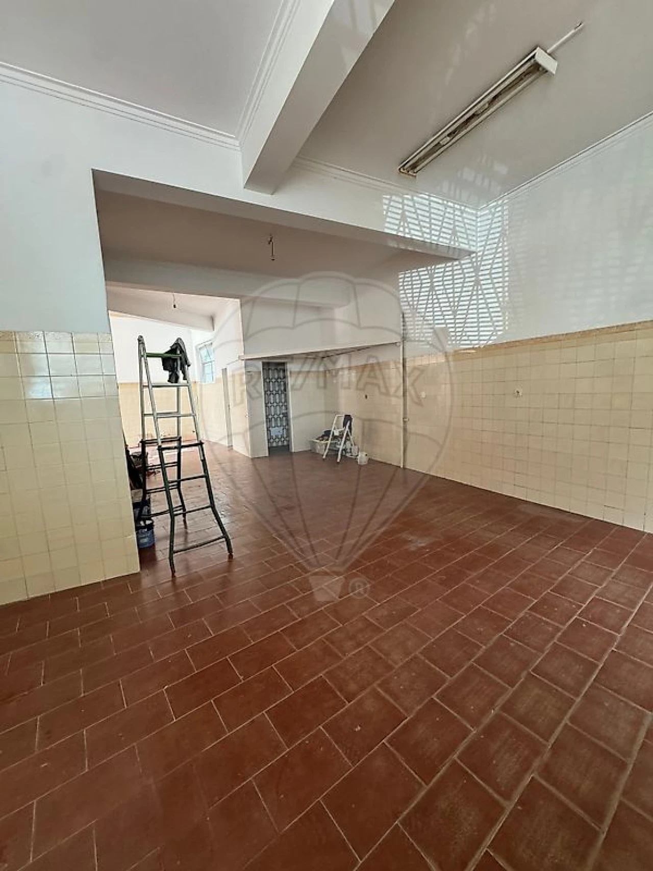 Loja para Arrendamento em Queluz e Belas Foto 8